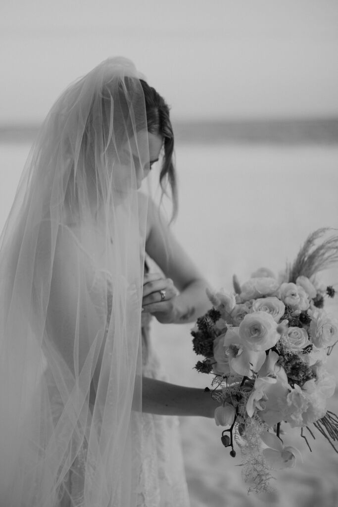 Placing your wedding veil like a pro on your destination wedding by Sarah Garnier Co. in Mexico.